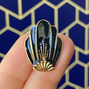 Black & Gold Clamshell Enamel Pin/ Brooch Lapel